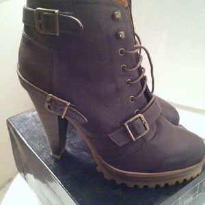 Boots ✅price reduced✅