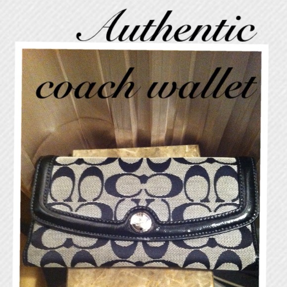 !!!HOLD!!! 100% authentic coach wallet
