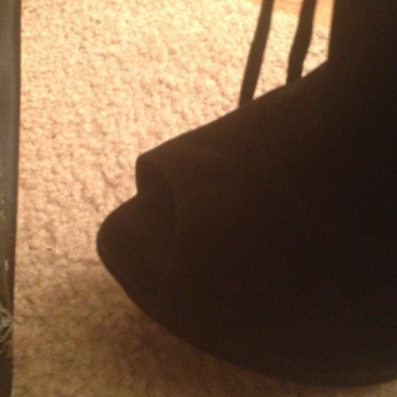 Black suede ankle boots ... Size 9. - Picture 3 of 4