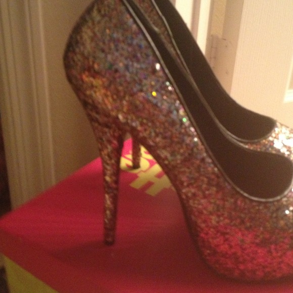 Multi-colored Glam peep toe Stilettos ... Size 9. - Picture 4 of 4