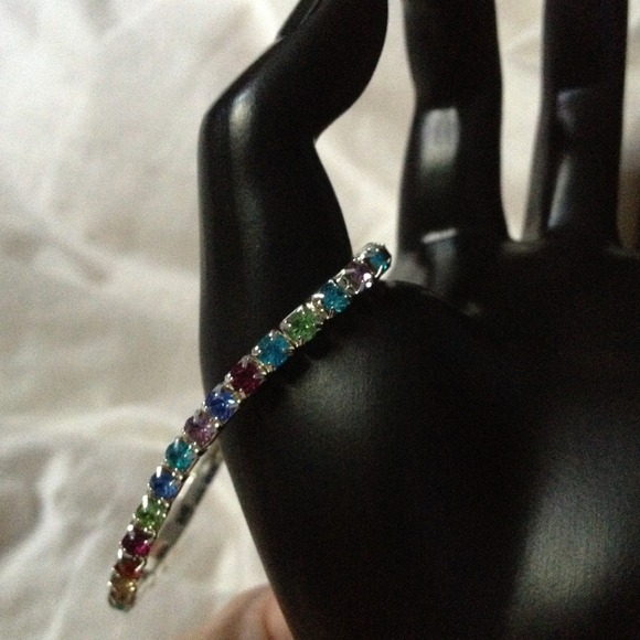 NWOT Multicolored stretch rhinestone bracelet - Picture 2 of 2