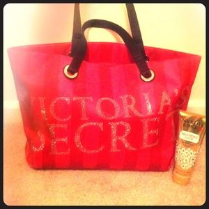 Victoria's secret Tot bag/ Lotion