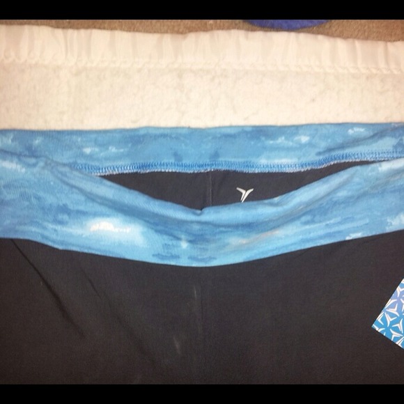 Sold Old navy blue tie dye straight fit capris - Picture 2 of 4