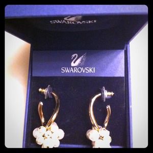 Swarovski Cluster Pearl Earrings