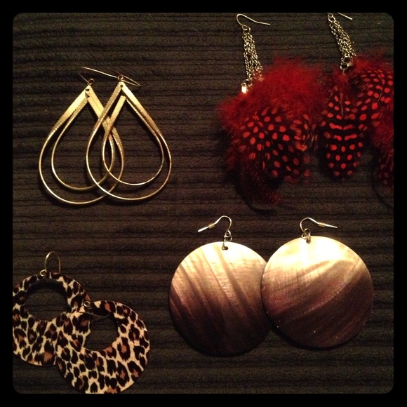 Earring bundle! 4 pairs of earrings - Picture 1 of 4