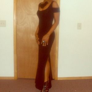 ***BUNDLED*** with black Zara black top