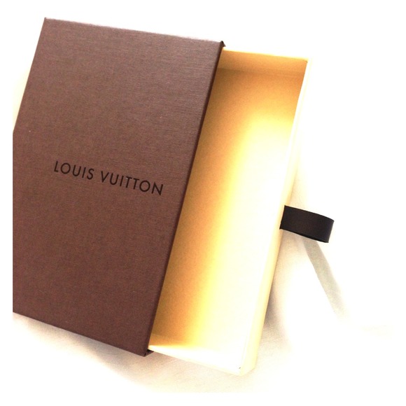 LV retail box 👏👏👏🎀🎀