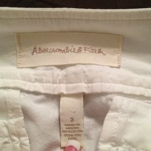 ✨REDUCED✨ White Abercrombie & Fitch pants!