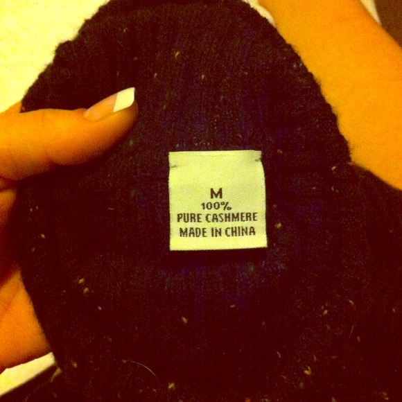 100% cashmere turtle neck sweater
