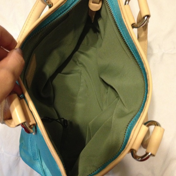 Cute Cole Haan bag - Picture 2 of 3