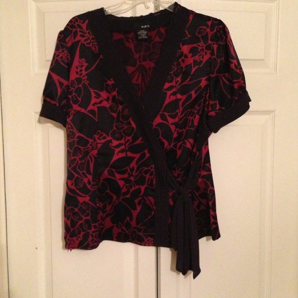 Maroon and navy wrap top with side tie