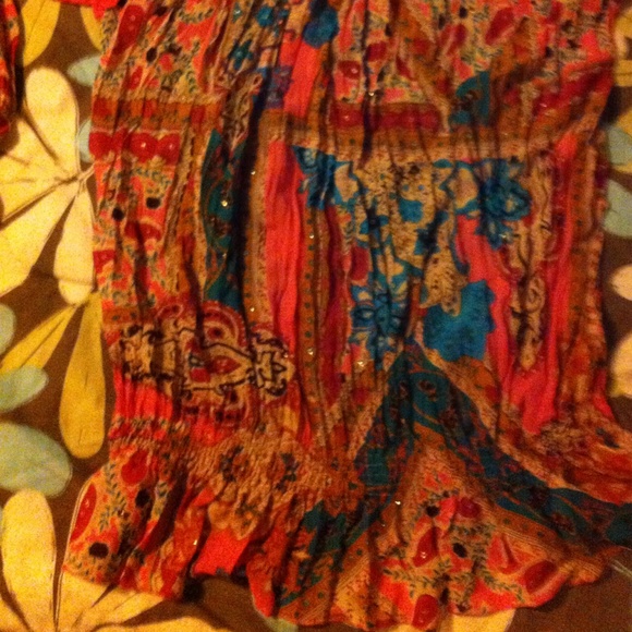 Beautiful Pesant top - Picture 3 of 3