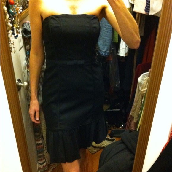 🚫SOLD🚫Brand new black strapless dress