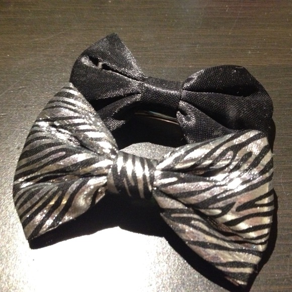 Black bow and zebra print bow