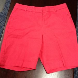 Bermuda shorts in pink