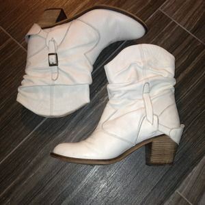 ❌SOLD❌TOPSHOP white vintage-like booties