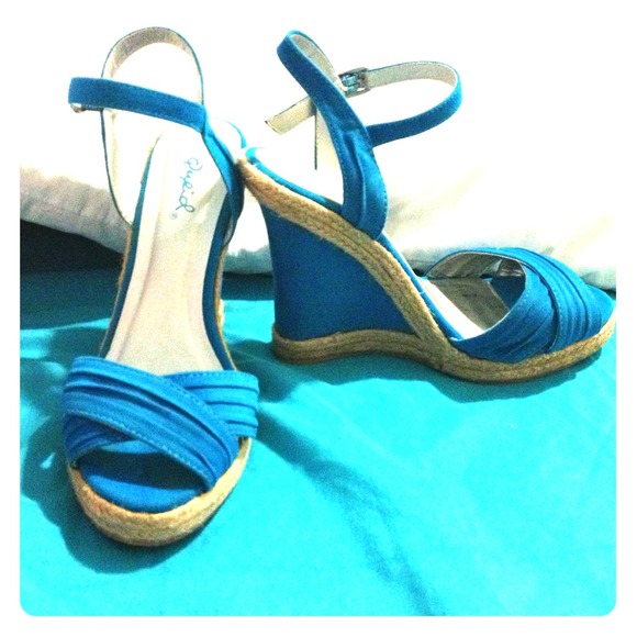Turquoise wedges! - Picture 1 of 1