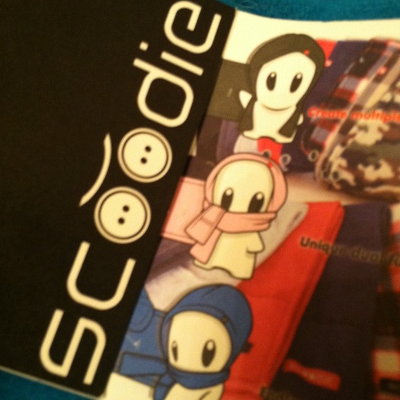 Scoodie (Scarf/Hat/Mitten) - Picture 2 of 3