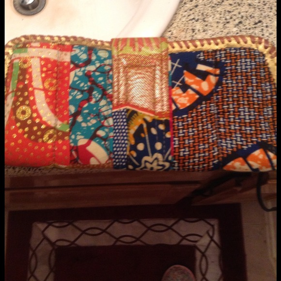 An African fabric design clutch... - Picture 4 of 4