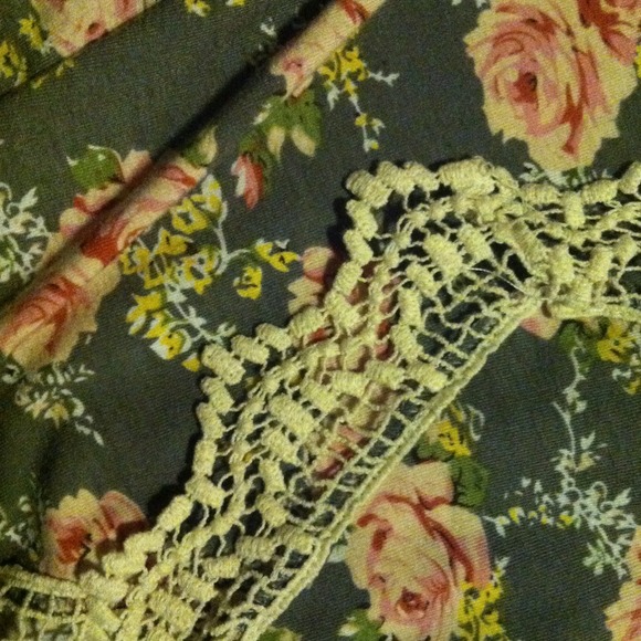 Little summer time cardigan - Picture 2 of 2