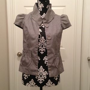 Short sleeve blazer