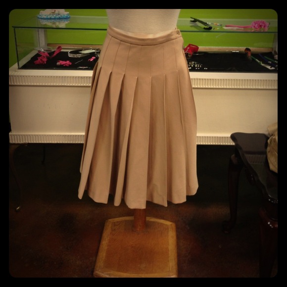 🎀SOLD🎀 Price, Auth PRADA Box Pleat Skirt Small