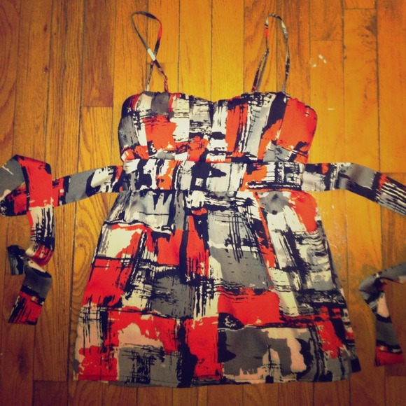 Adorable silk like tank top! Beautiful & Bizarre!!