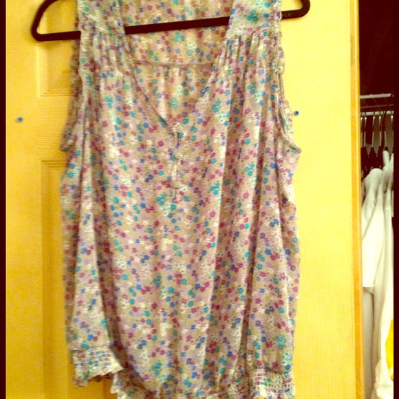 Old Navy sleeveless top