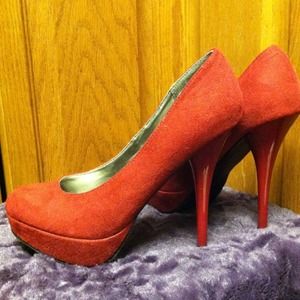 🚫SOLD🚫@HollieLanham Red PUMPS by Mossimo size 8