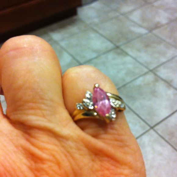 14k gold pink ice marque shaped stone