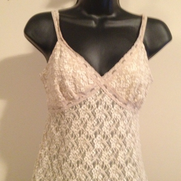 Wet seal lace cami - Picture 2 of 3