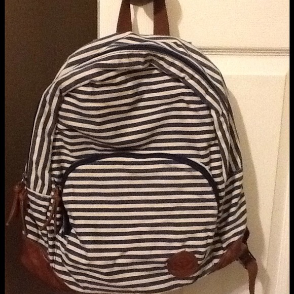 🚫ON HOLD---Roxy backpack