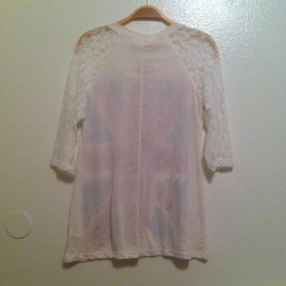 Lace contrast printed top - Picture 3 of 3