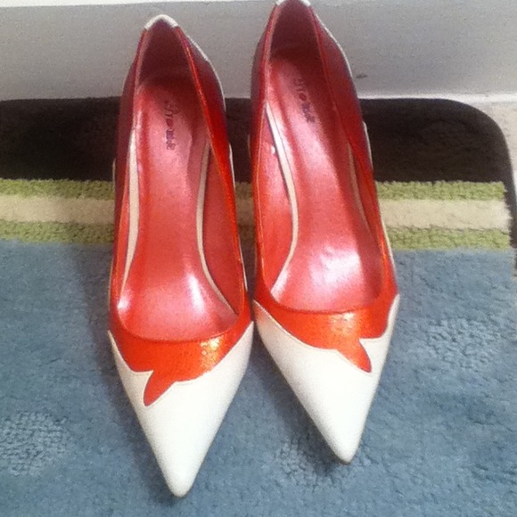 Orangish pink heels - Picture 1 of 2