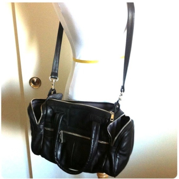 Oliveve Cross Body Handbag