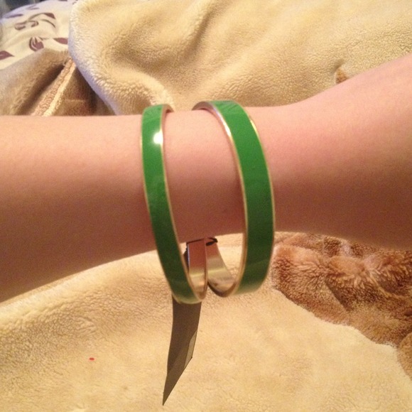 Sold!!Brand new Green bangle bracelet - Picture 3 of 3