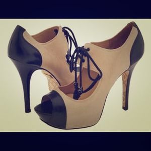 L.A.M.B Chiba Oxford peep toe sz 9