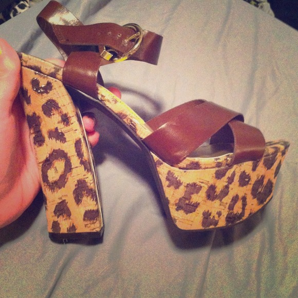 Jessica Simpson heels