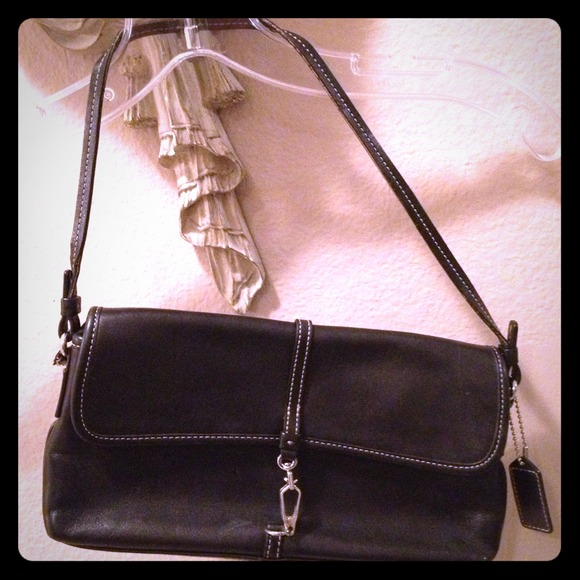 Coach Clutches & Wallets - COACH Black Leather Clutch Purse