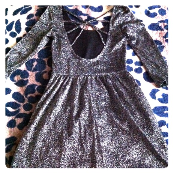 💥💥SOLD 💥💥Cute silver dress 💕