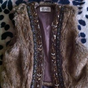 💢 SOLD 💢Forever 21 faux fur