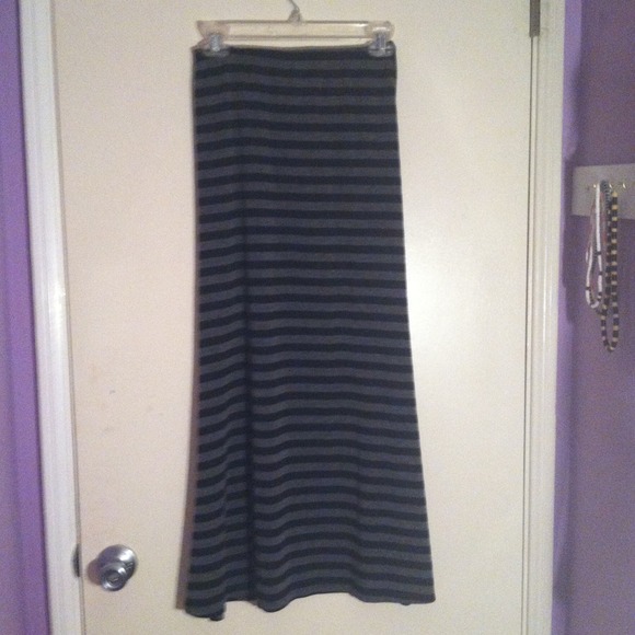 Size Small . Dark Gray &. Black Maxi Skirt