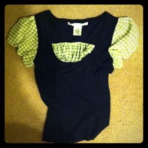 Beautiful sweater / shirt.