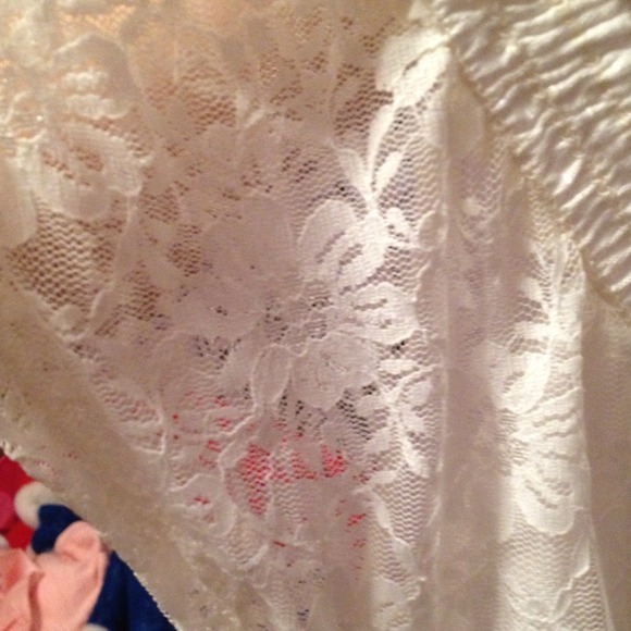 Lace top - Picture 3 of 4