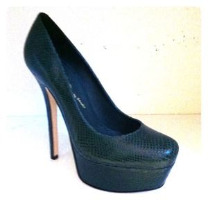 Alice & Olivia Larimore platform pumps