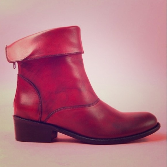 ❌ON HOLD❌Diva Gib Son cherry red boots NWOT