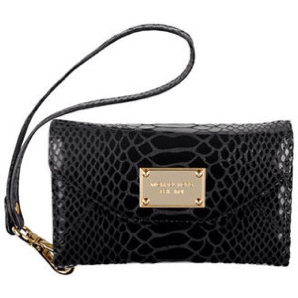 Michael Kors iPhone wristlet