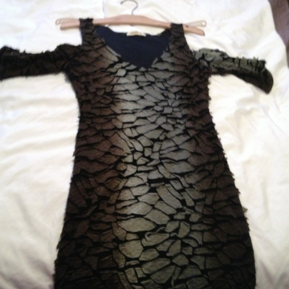Dress❌sold❌ - Picture 2 of 3
