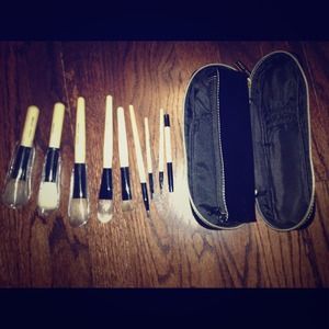 Bobby Brown make up brush set TRADED