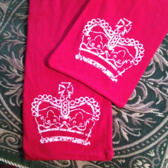 Royal Crown Red Scarf - Picture 2 of 2